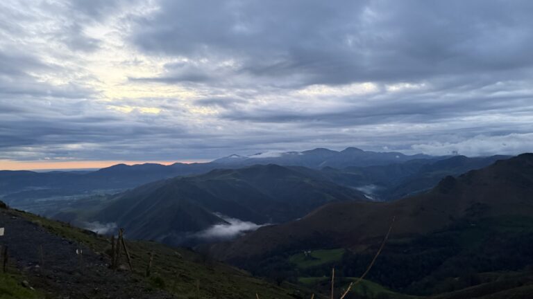 Tag 1 & 2 – Saint Jean Pied de Port – Orisson – Roncesvalles – Espinal